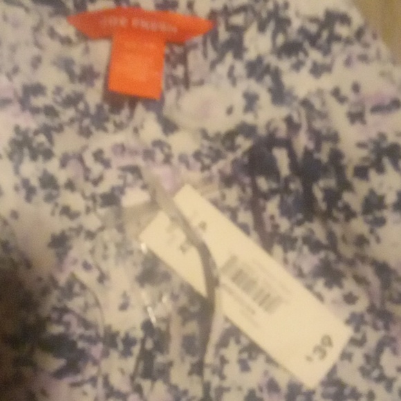 Floral extra small shirt from joe fresh NWT - Picture 4 of 4